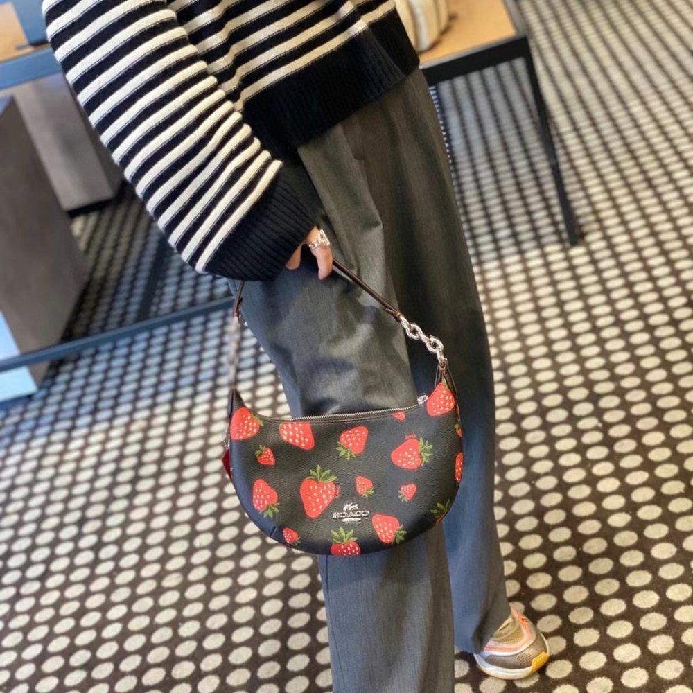 coach Payton Hobo With Wild Strawberry Print CH330 - Picture 5 of 7